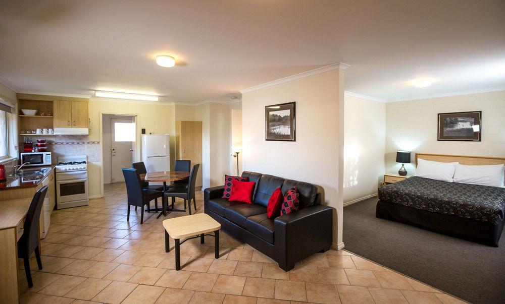 Comfort & King Avenue Hotel Sale