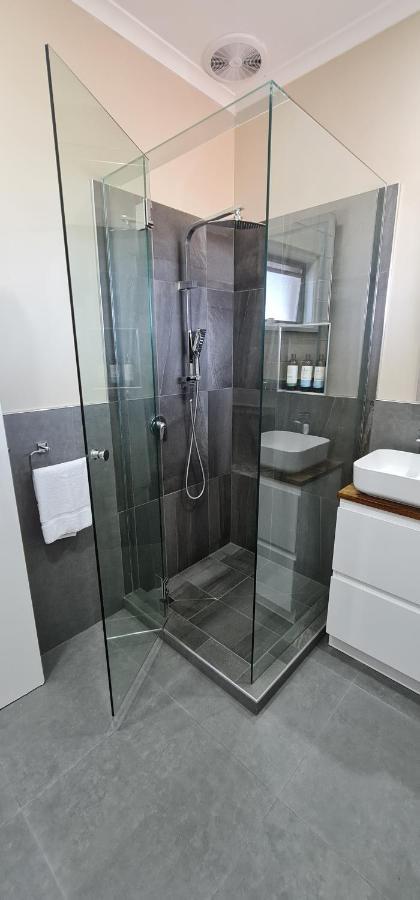 Comfort & King Avenue Hotel Sale