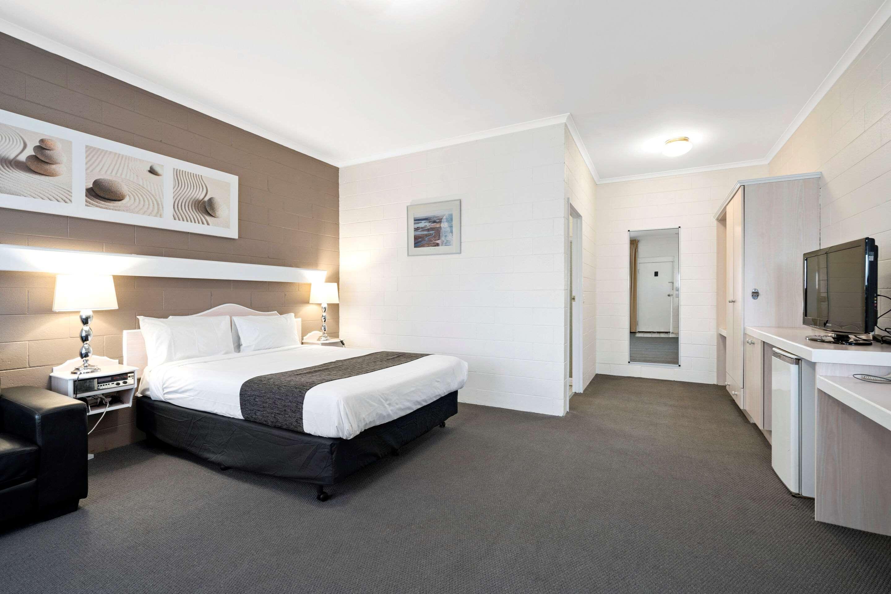 Comfort & King Avenue Hotel Sale
