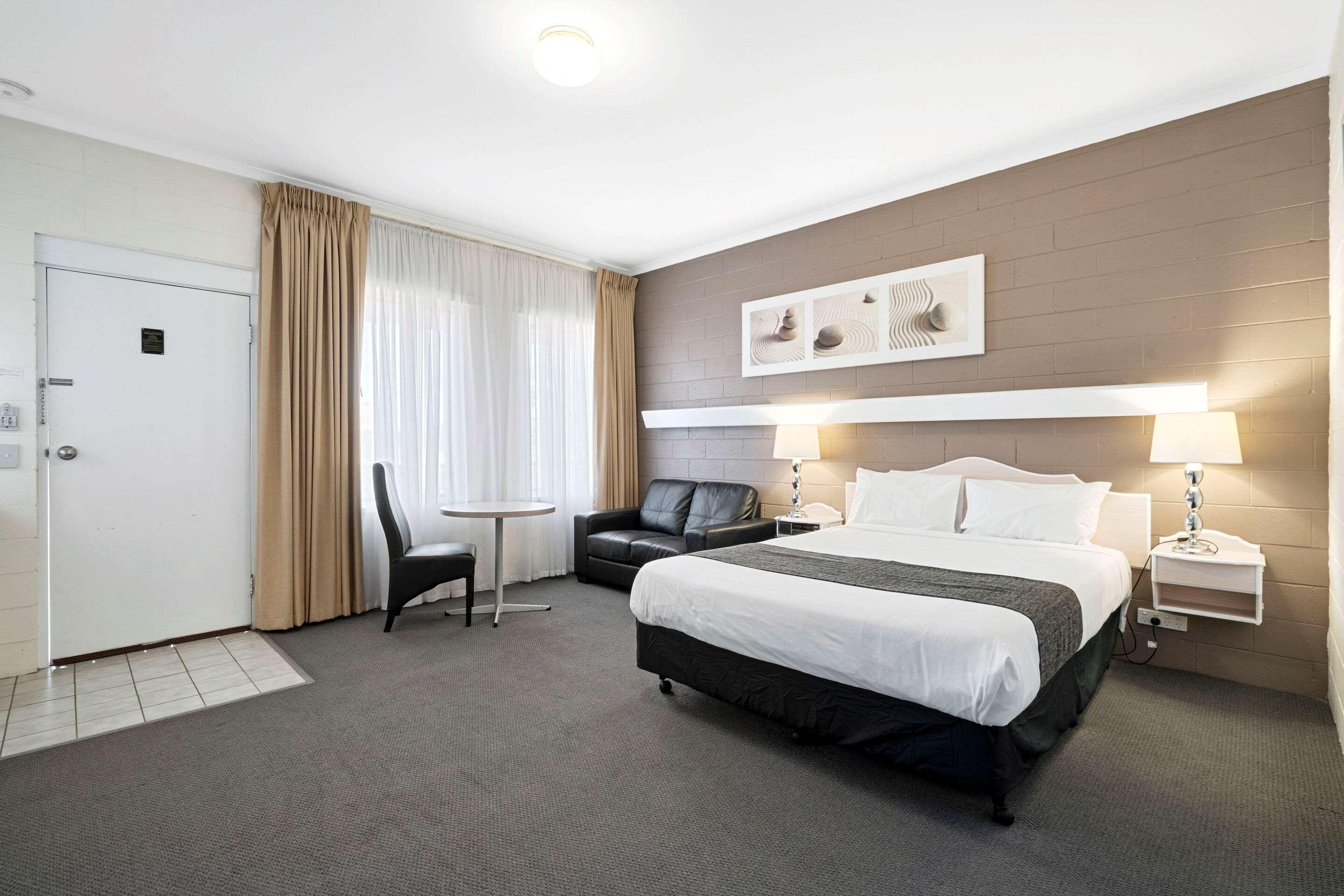 Hotel Comfort & King Avenue Sale